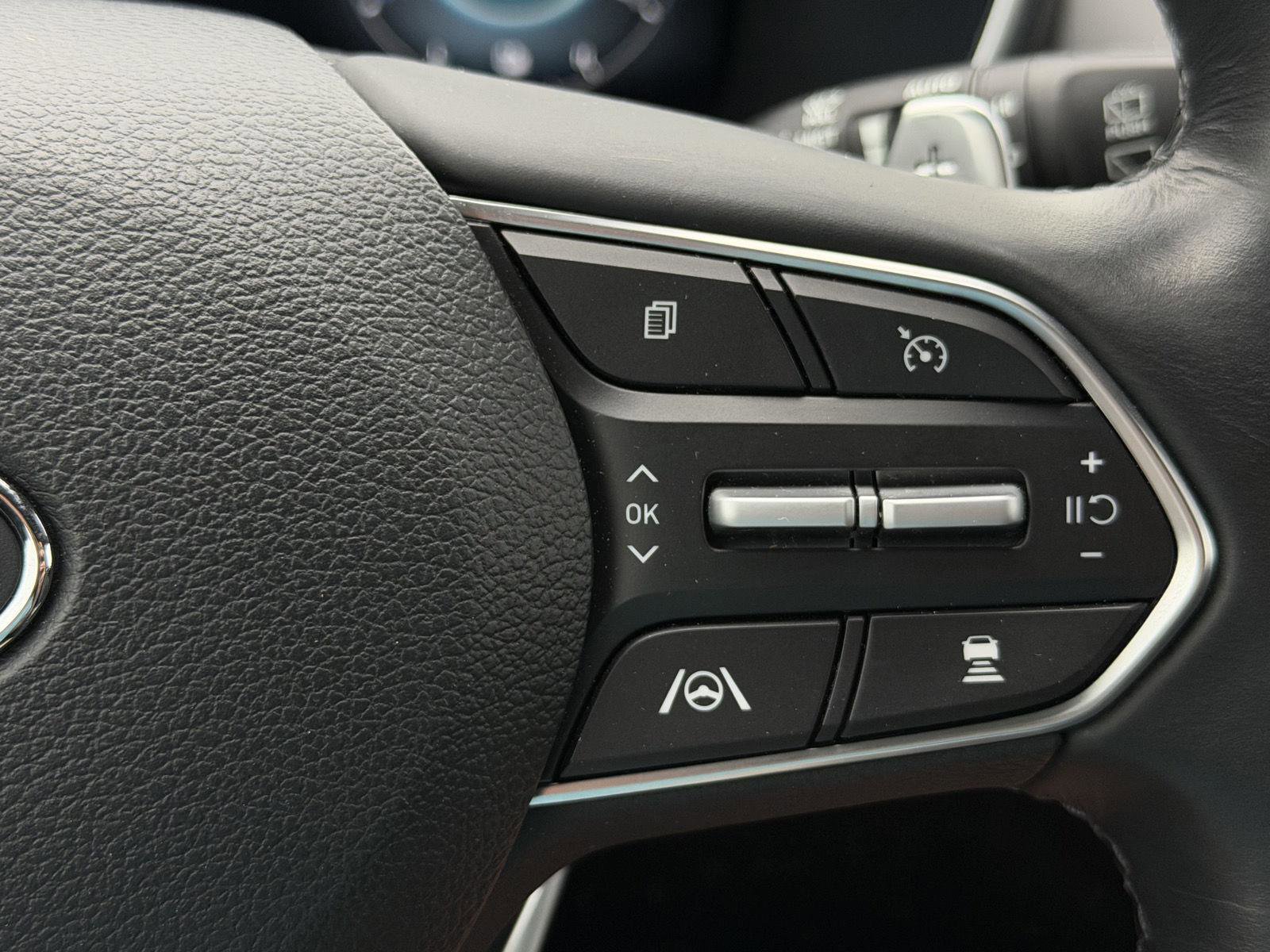 Used 2023 Hyundai Santa Fe Limited AWD/4WD image 18