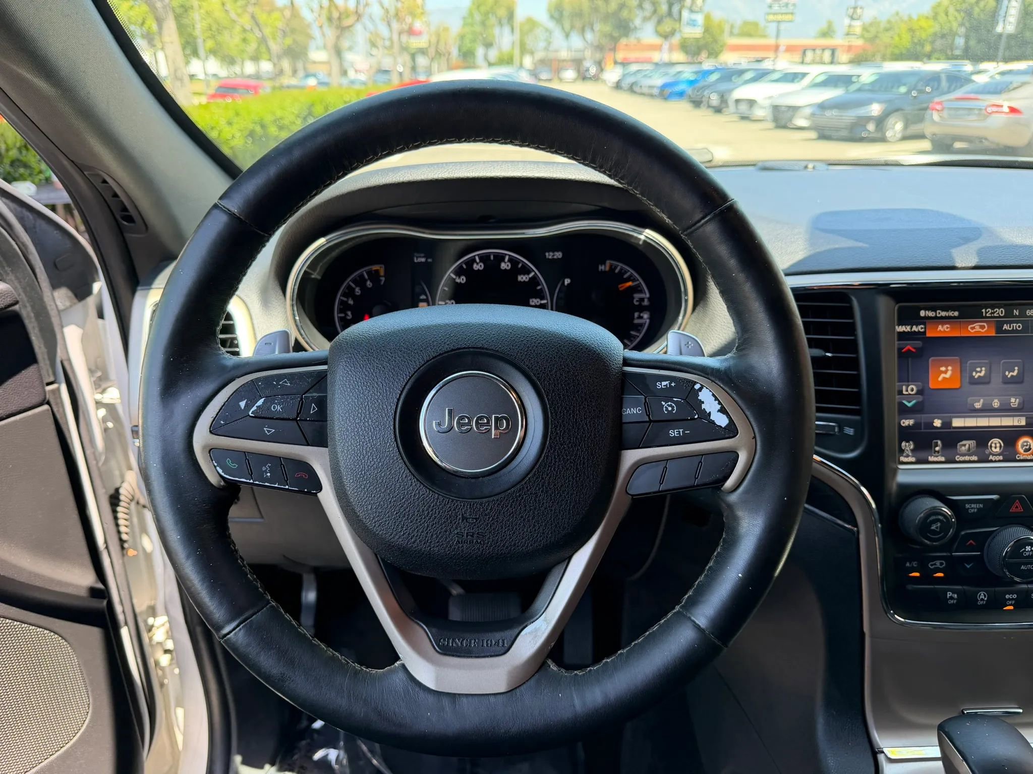 Used 2017 Jeep Grand Cherokee Limited w/ Luxury Group II AWD/4WD image 24