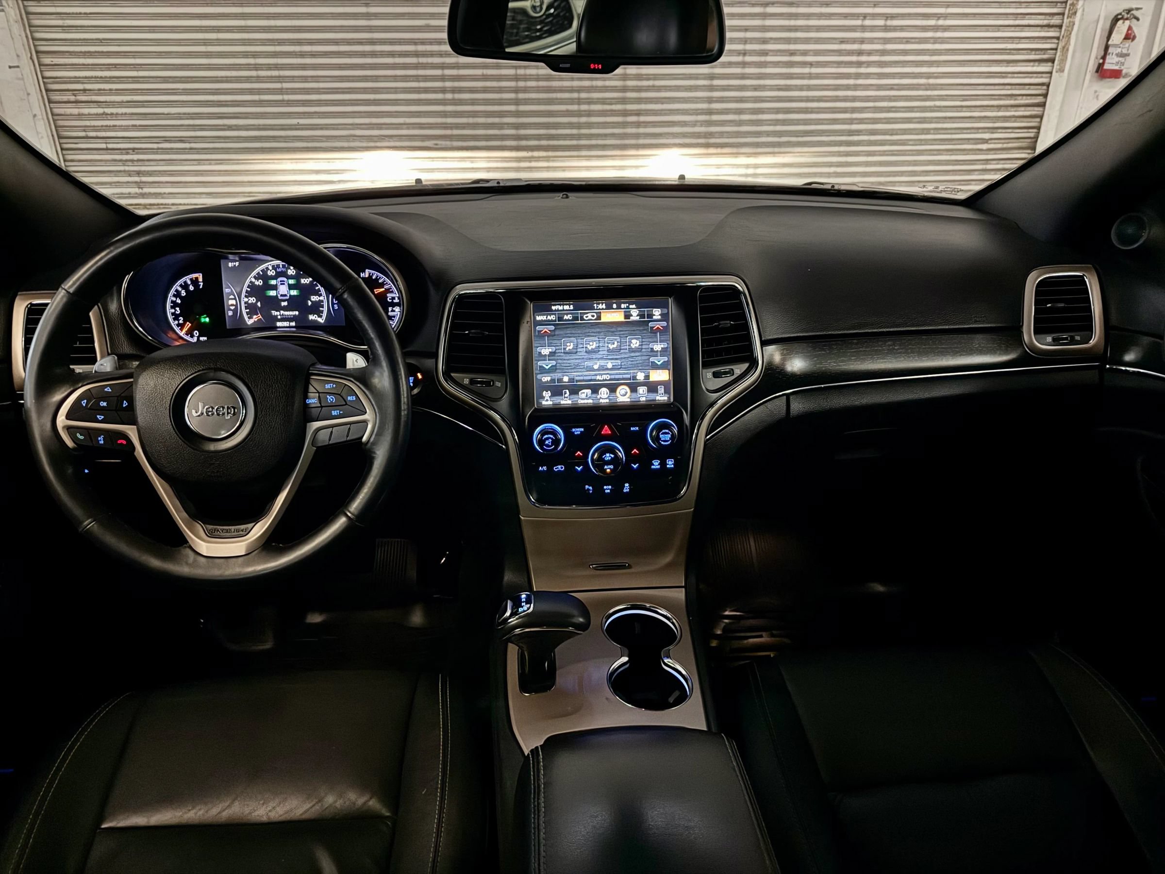 Used 2015 Jeep Grand Cherokee Limited RWD image 12