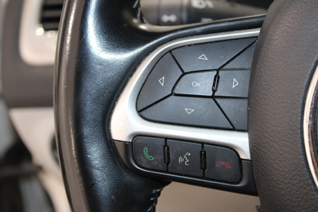 Used 2020 Jeep Compass Latitude w/ Popular Equipment Group AWD/4WD image 13