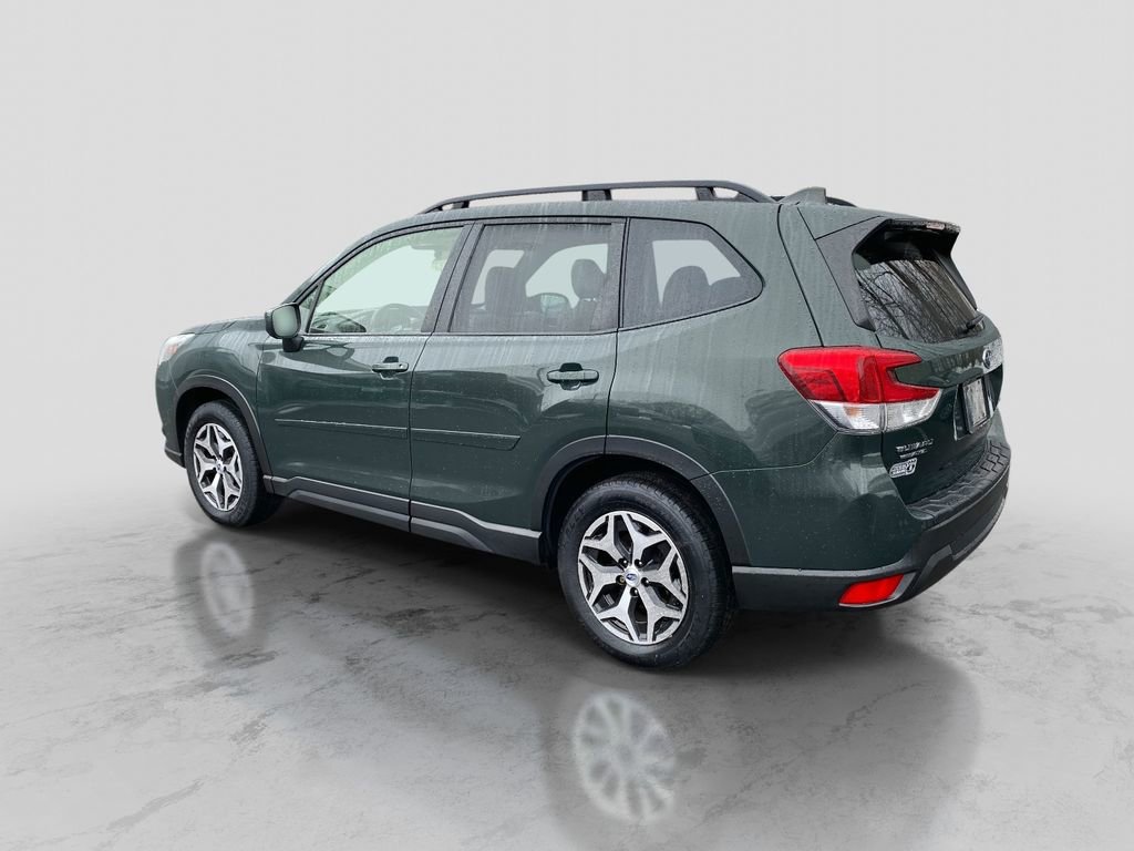 Used 2022 Subaru Forester Premium image 3
