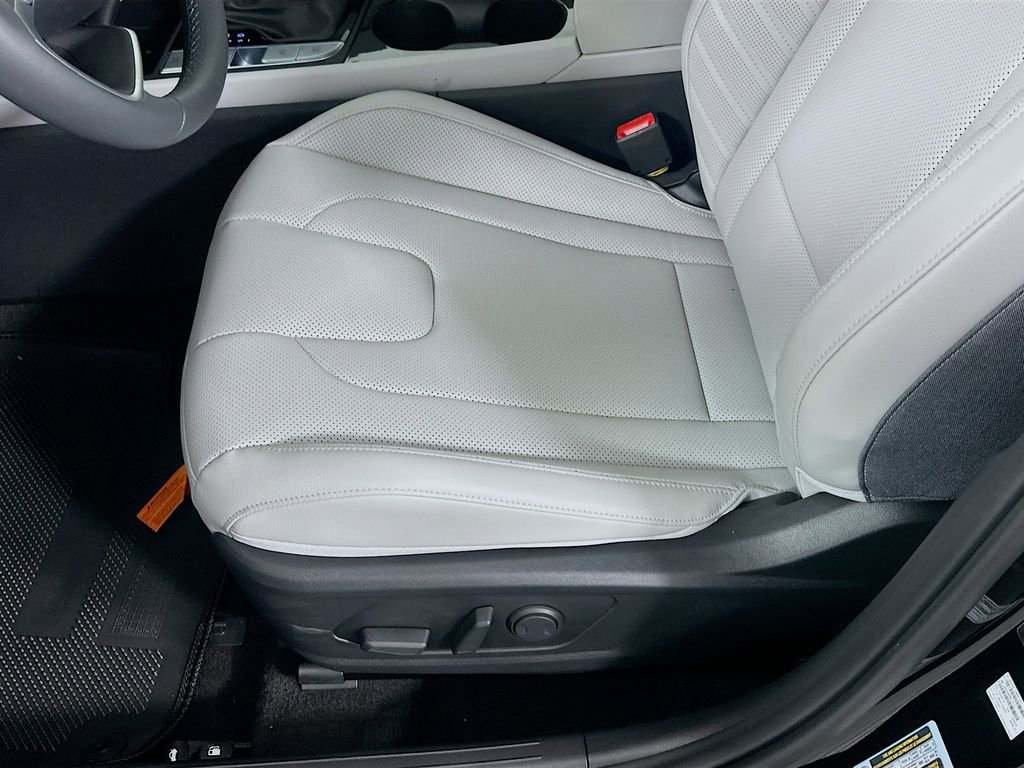 New 2026 Hyundai Elantra Limited FWD image 20