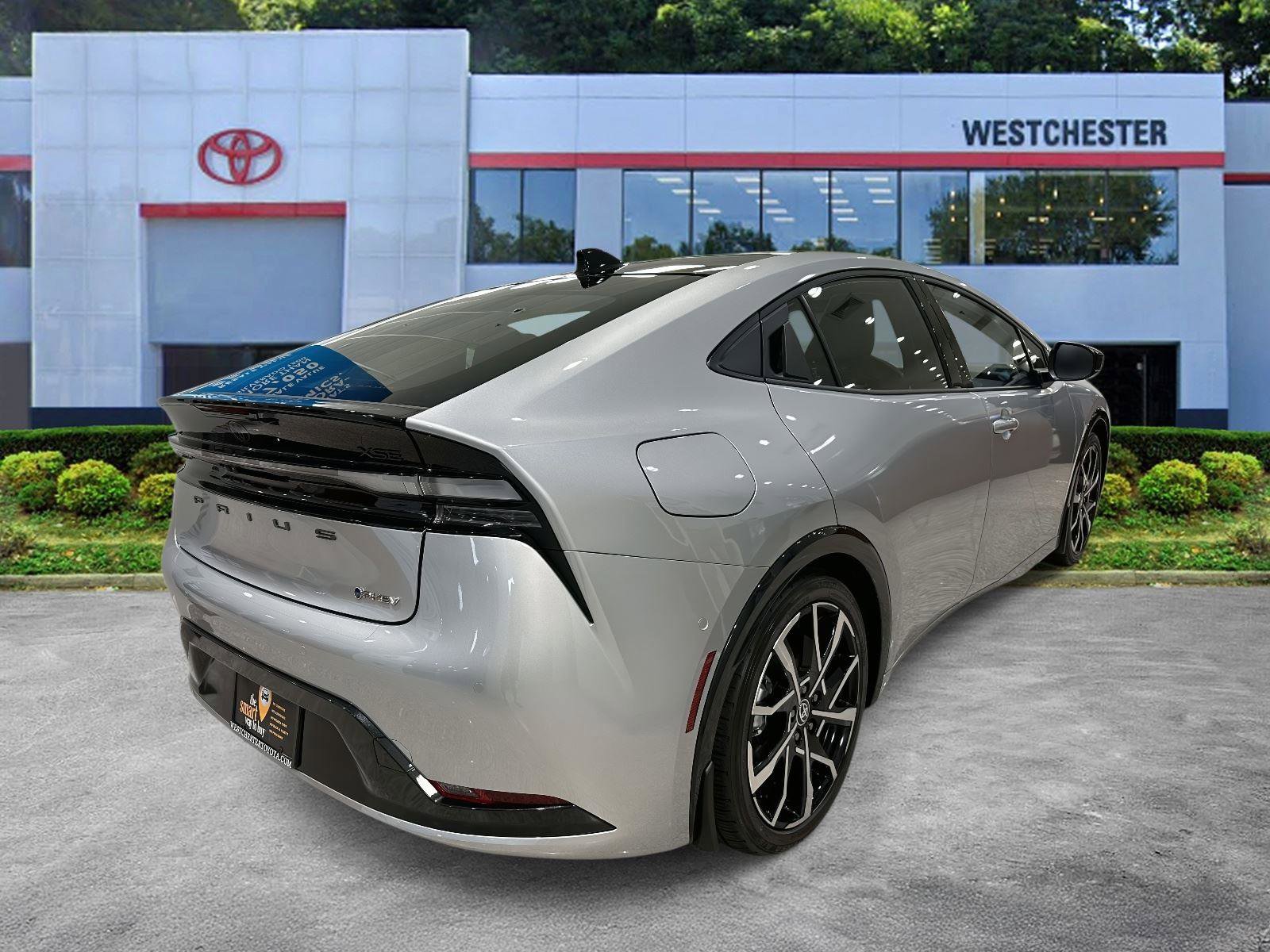 New 2025 Toyota Prius Plug-In Hybrid FWD image 2