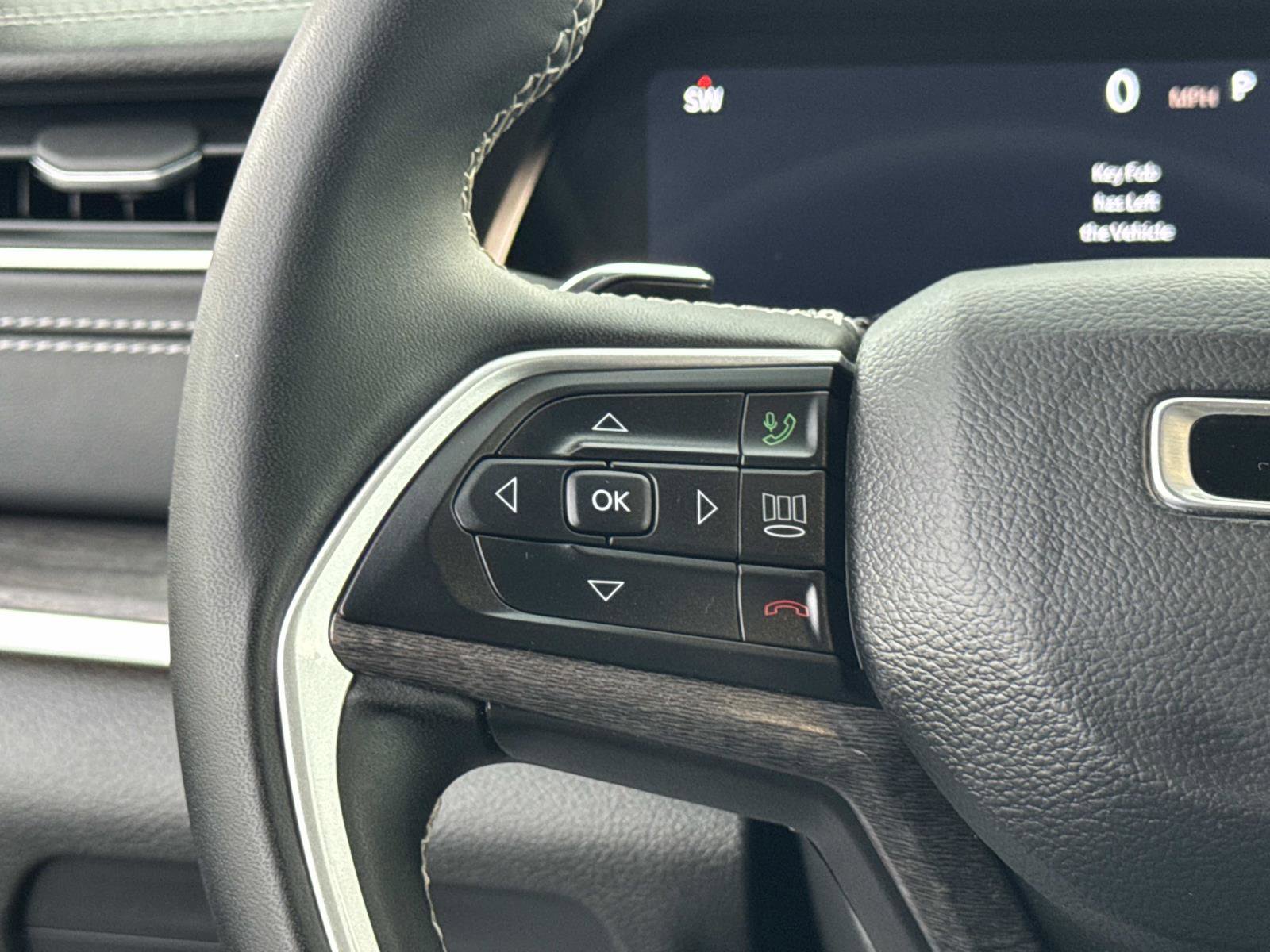 Used 2024 Jeep Grand Cherokee Limited w/ Black Appearance Package image 6