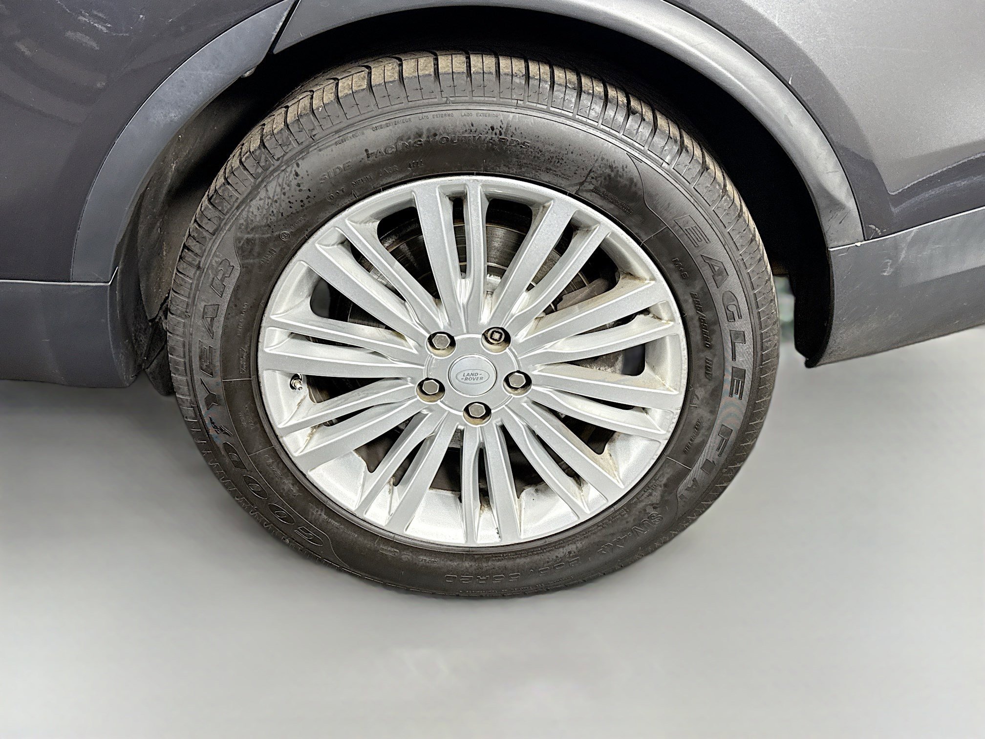 Used 2017 Land Rover Discovery HSE Luxury image 37