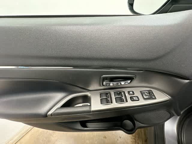 Used 2024 Mitsubishi Outlander Sport SE AWD/4WD image 17