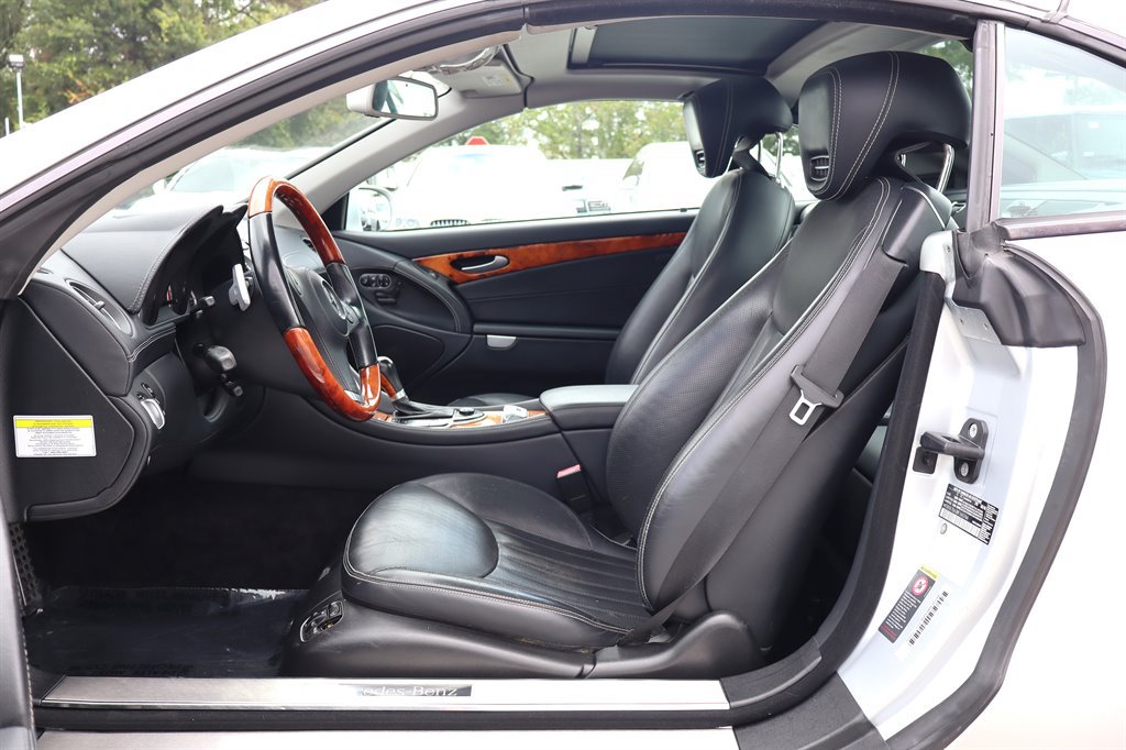 Used 2011 Mercedes-Benz SL 550 image 20