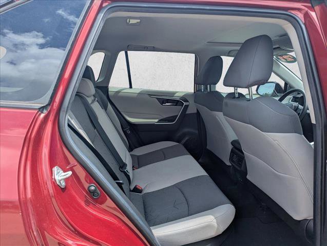 Used 2021 Toyota RAV4 XLE w/ Convenience Package image 19