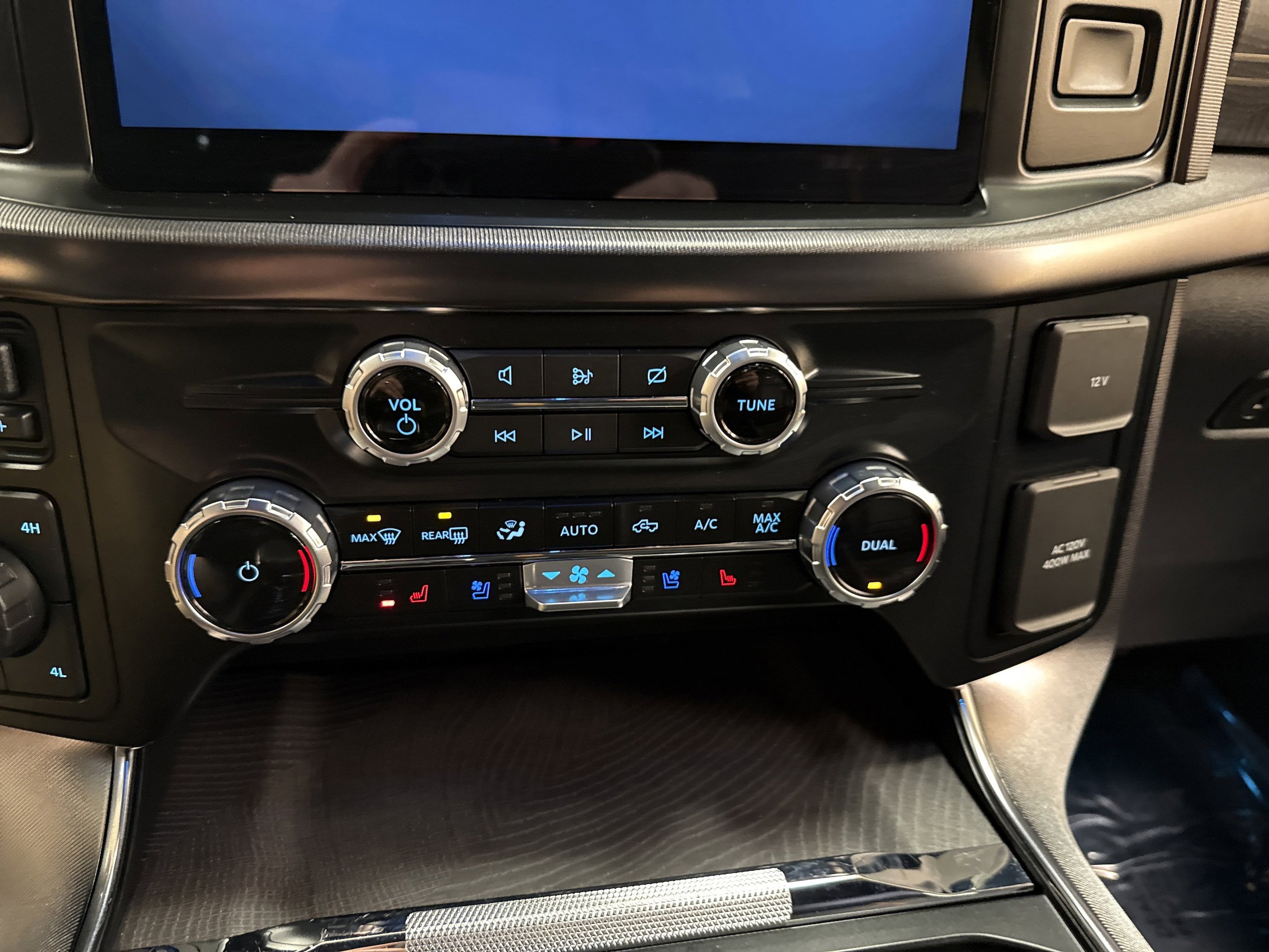 Used 2023 Ford F150 Platinum AWD/4WD image 36
