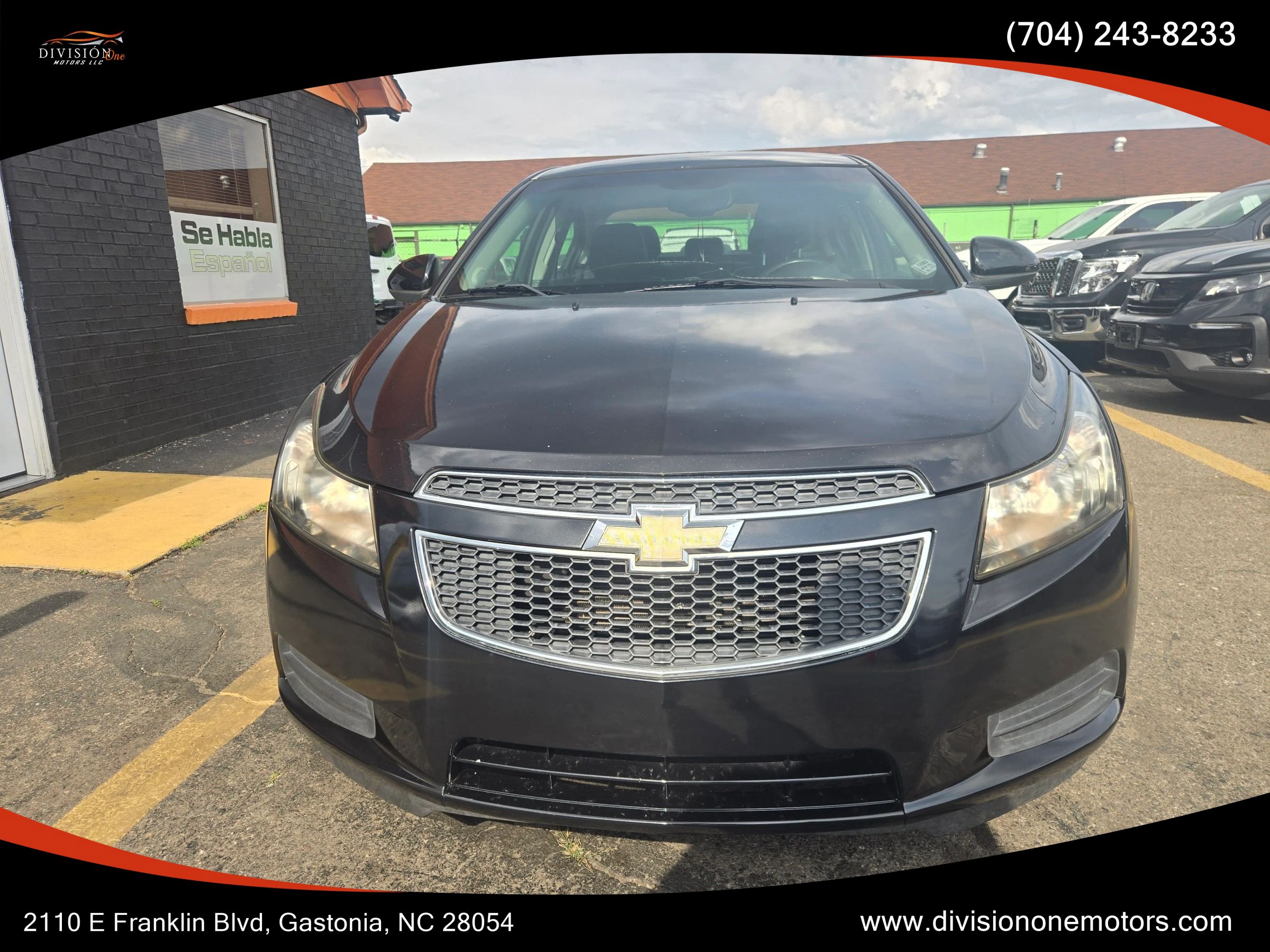 Used 2011 Chevrolet Cruze LTZ FWD image 2