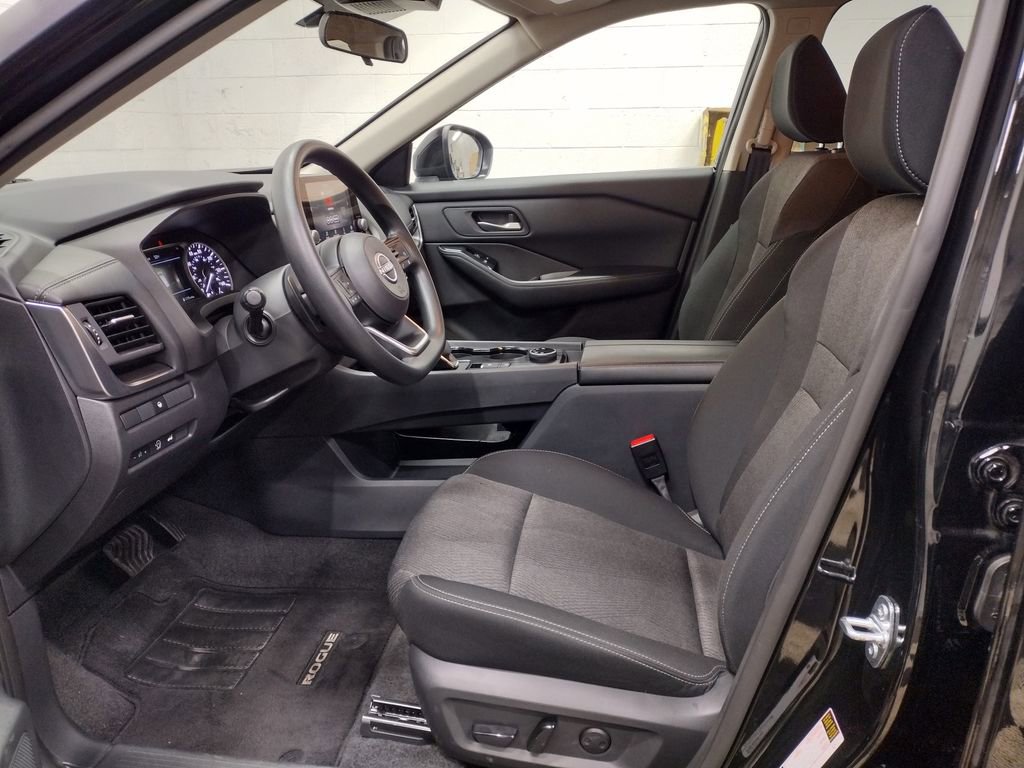 Used 2024 Nissan Rogue SV image 21
