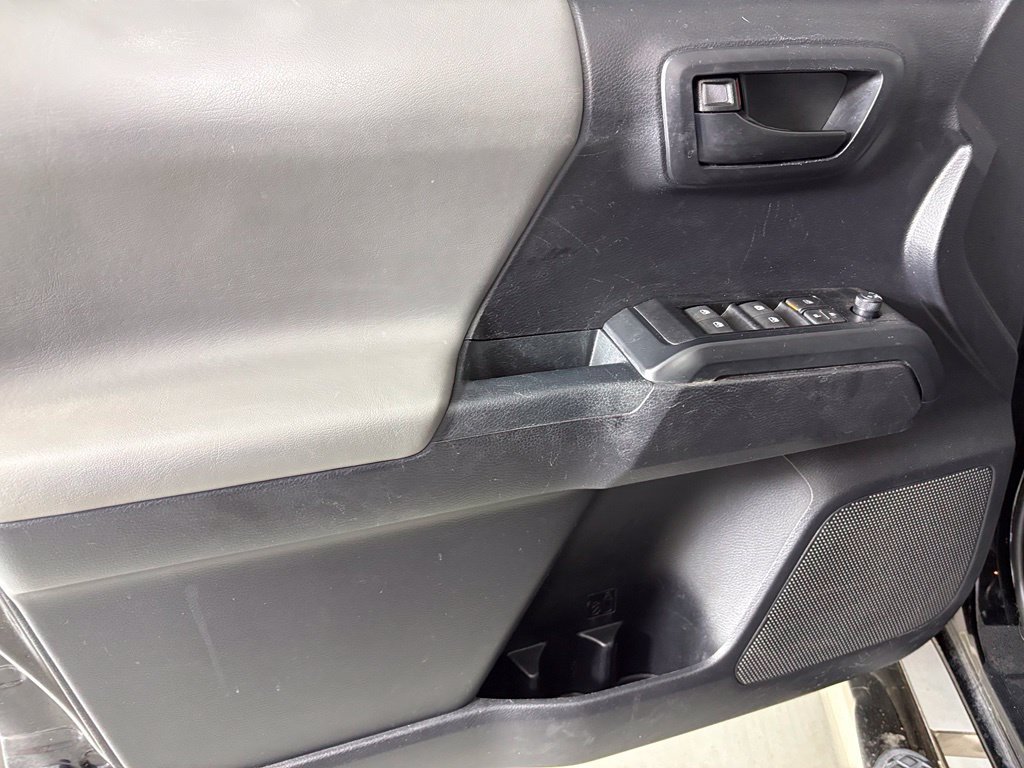 Used 2021 Toyota Tacoma SR w/ SR Convenience Package RWD image 13