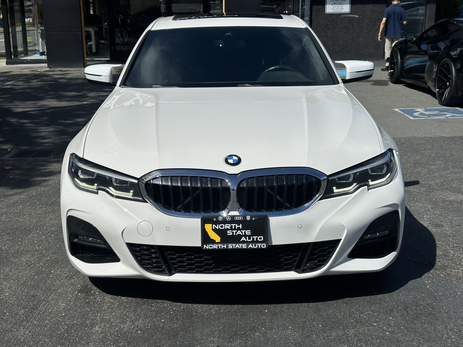 Used 2020 BMW 330i Sedan w/ M Sport Package RWD image 5
