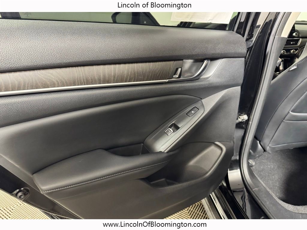 Used 2018 Honda Accord Touring image 39