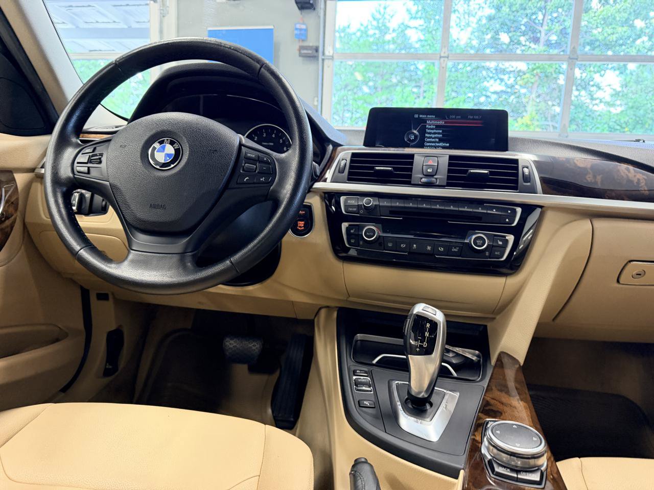 Used 2016 BMW 320i xDrive Sedan AWD/4WD image 23
