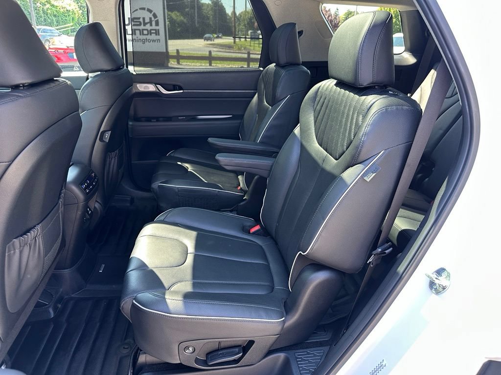 Used 2024 Hyundai Palisade Limited AWD/4WD image 11