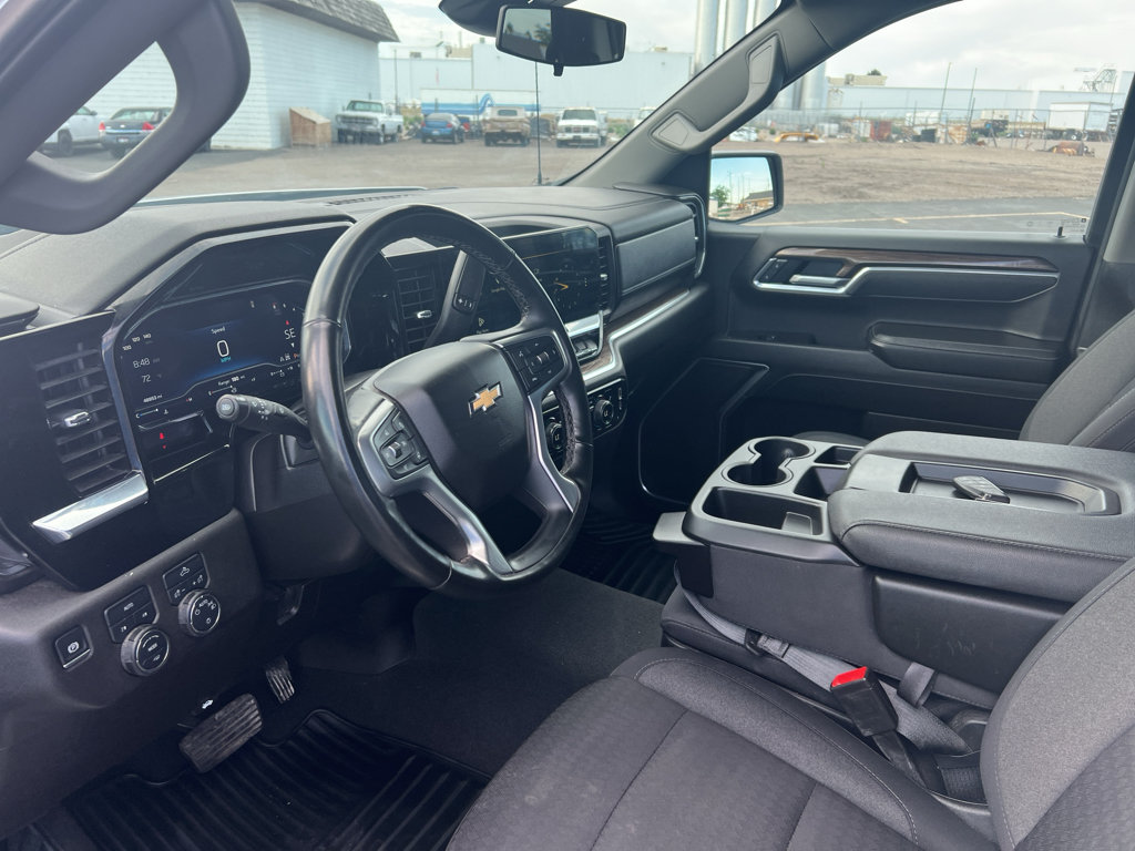 Used 2025 Chevrolet Silverado 1500 LT AWD/4WD image 9