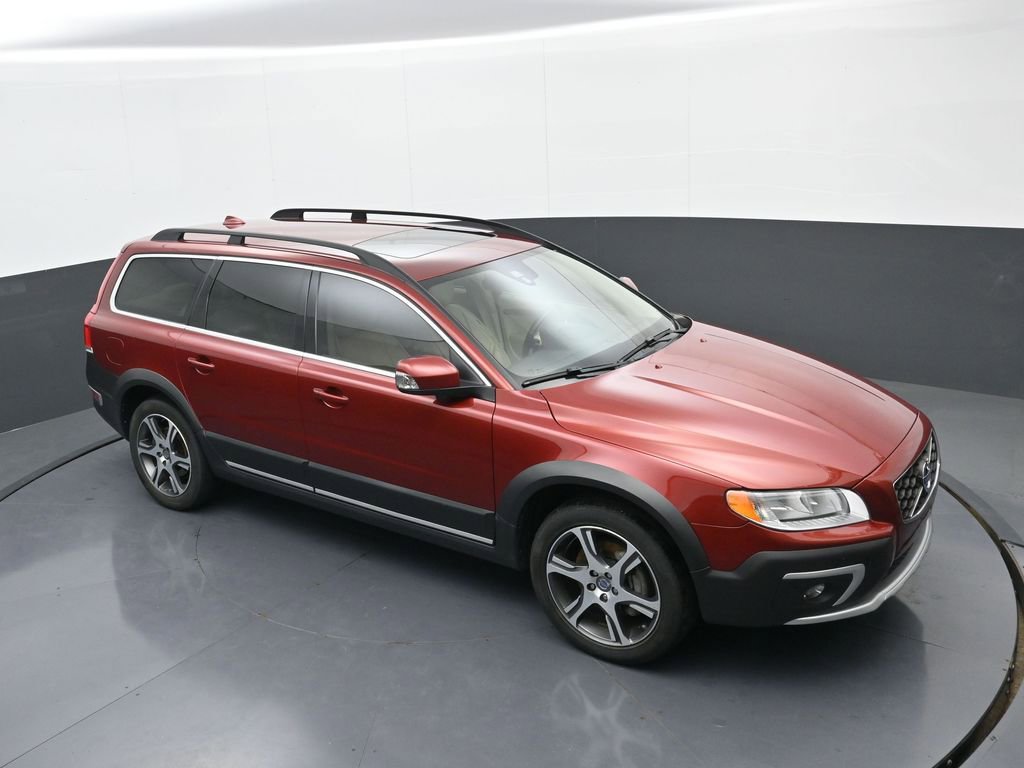 Used 2015 Volvo XC70 T6 w/ Proximity Package AWD/4WD image 29