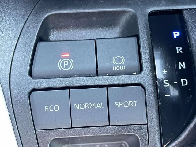 Used 2021 Toyota RAV4 LE FWD image 37