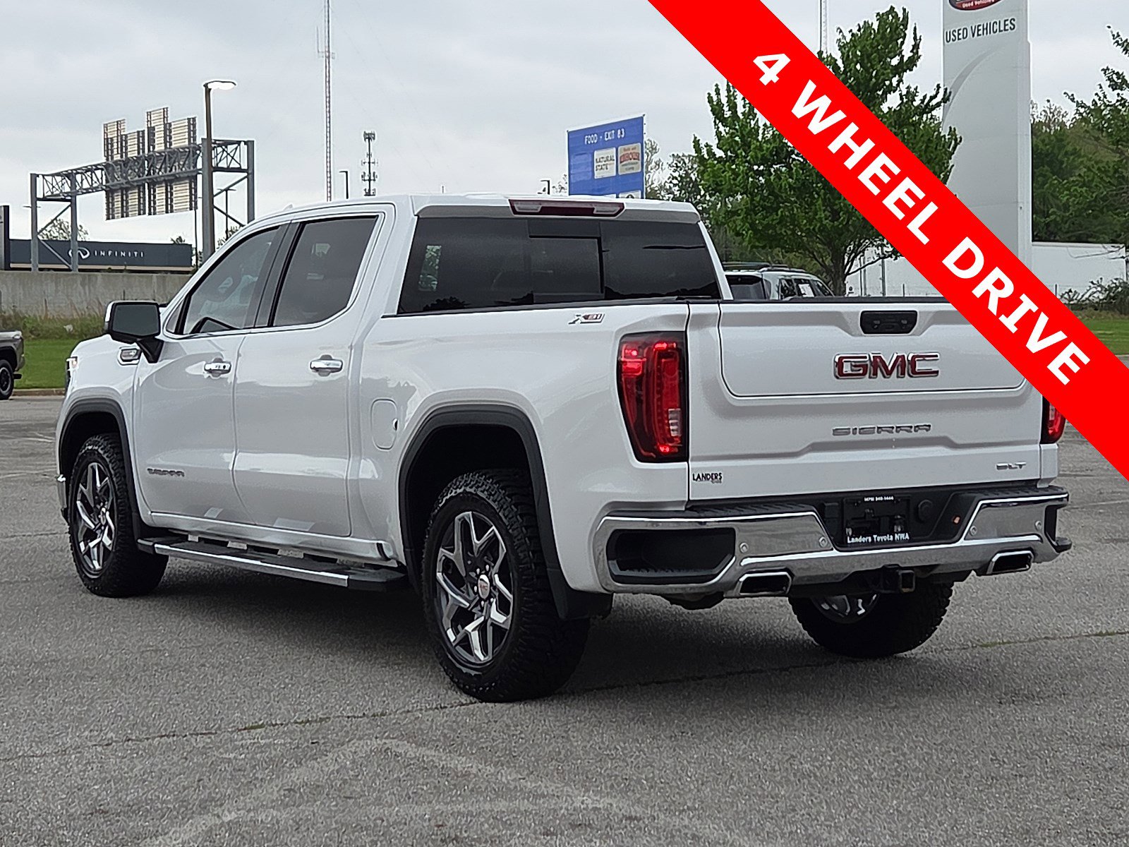 Used 2023 GMC Sierra 1500 SLT w/ SLT Premium Plus Package AWD/4WD image 4