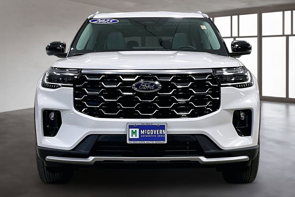 Used 2025 Ford Explorer Platinum w/ Ultimate Package AWD/4WD image 2