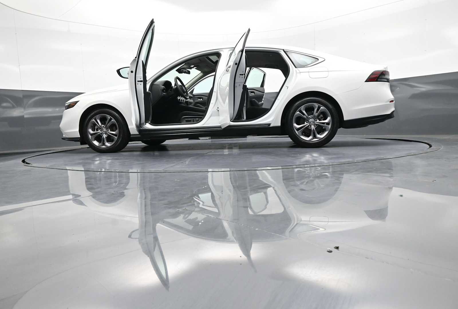 Used 2024 Honda Accord EX image 48