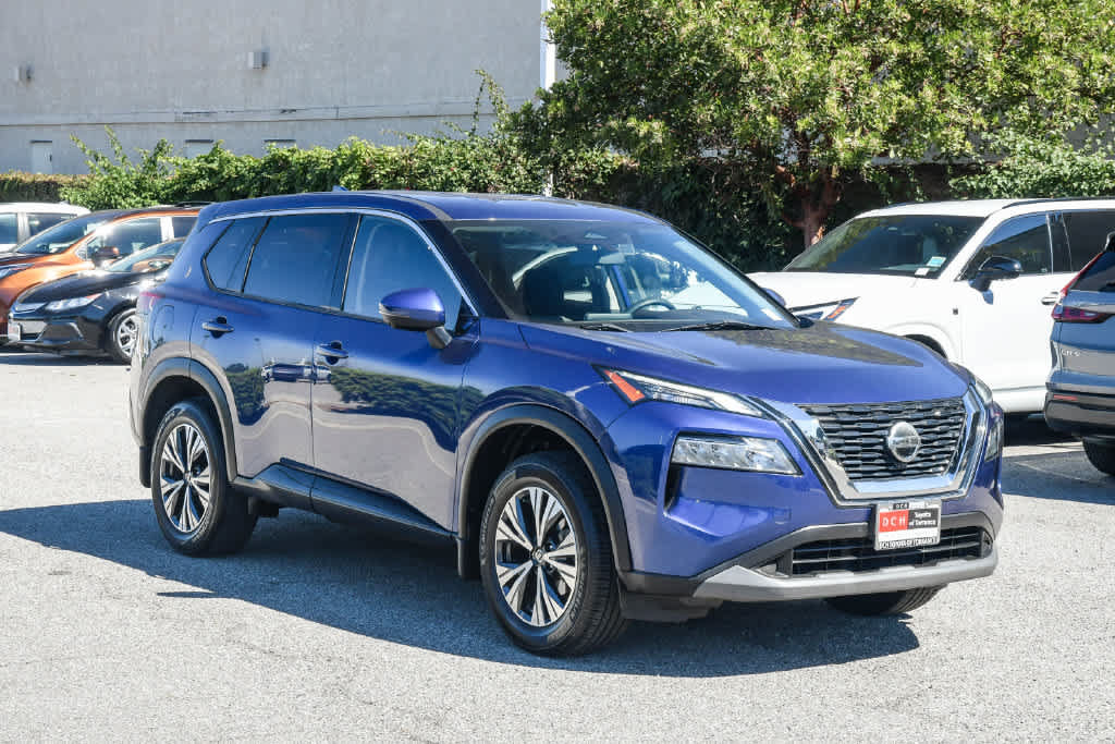 Used 2021 Nissan Rogue SV FWD image 3