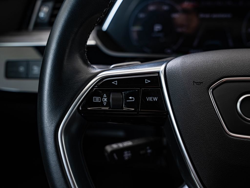 Used 2022 Audi e-tron Premium w/ Convenience Plus Package image 28