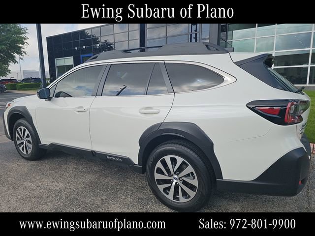 Used 2025 Subaru Outback Premium image 3