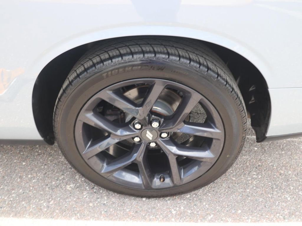 Used 2021 Dodge Challenger SXT w/ Driver Convenience Group RWD image 14
