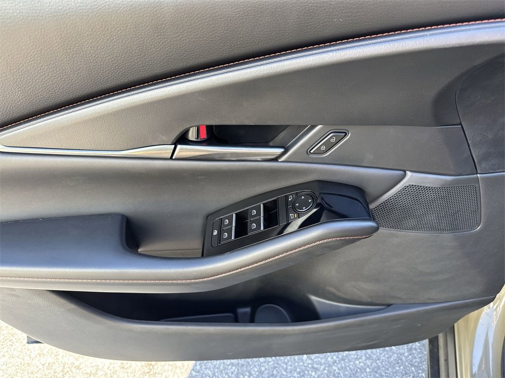 New 2024 MAZDA CX-30 Carbon image 41