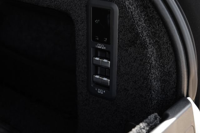 New 2026 Land Rover Range Rover Long Wheelbase SE AWD/4WD image 69