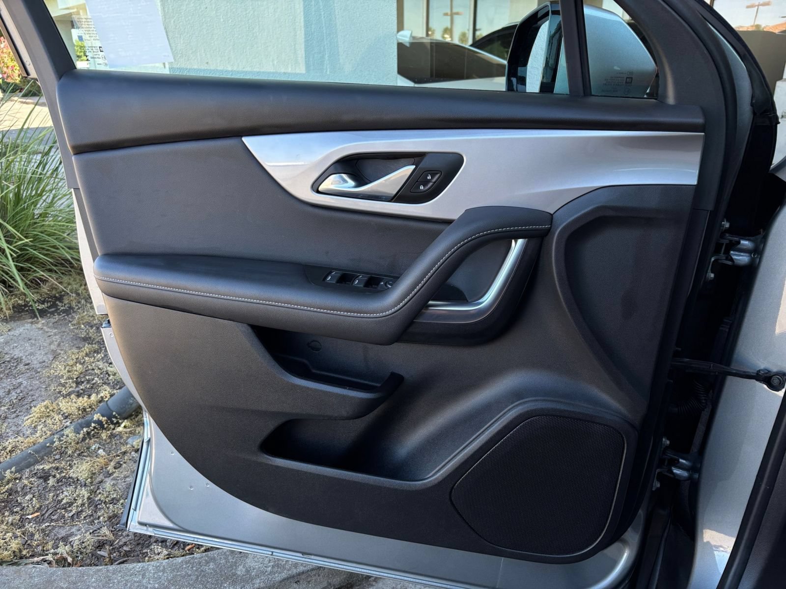 Used 2025 Chevrolet Blazer LT FWD image 18