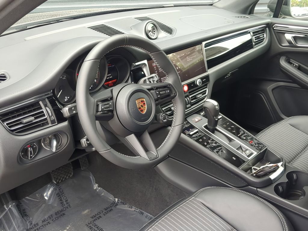 New 2026 Porsche Macan Turbo image 4
