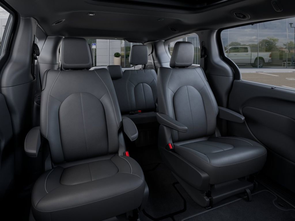 New 2026 Chrysler Pacifica Select AWD/4WD image 18