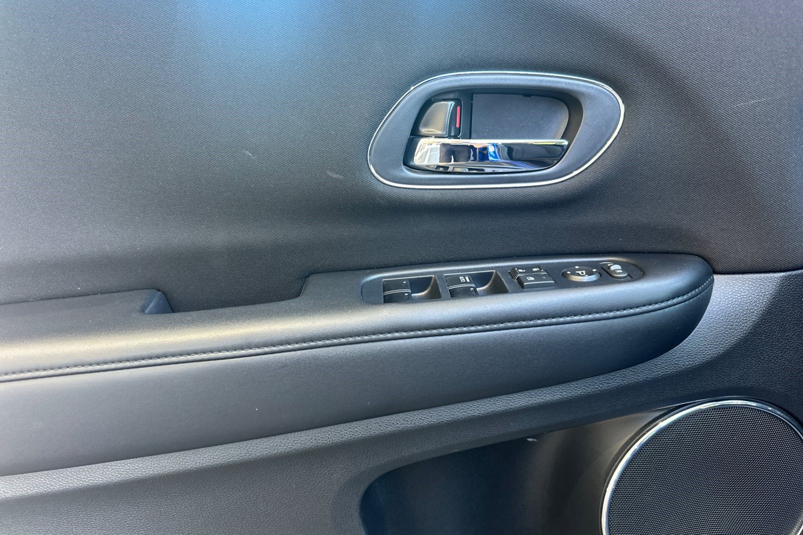 Used 2018 Honda HR-V EX image 12
