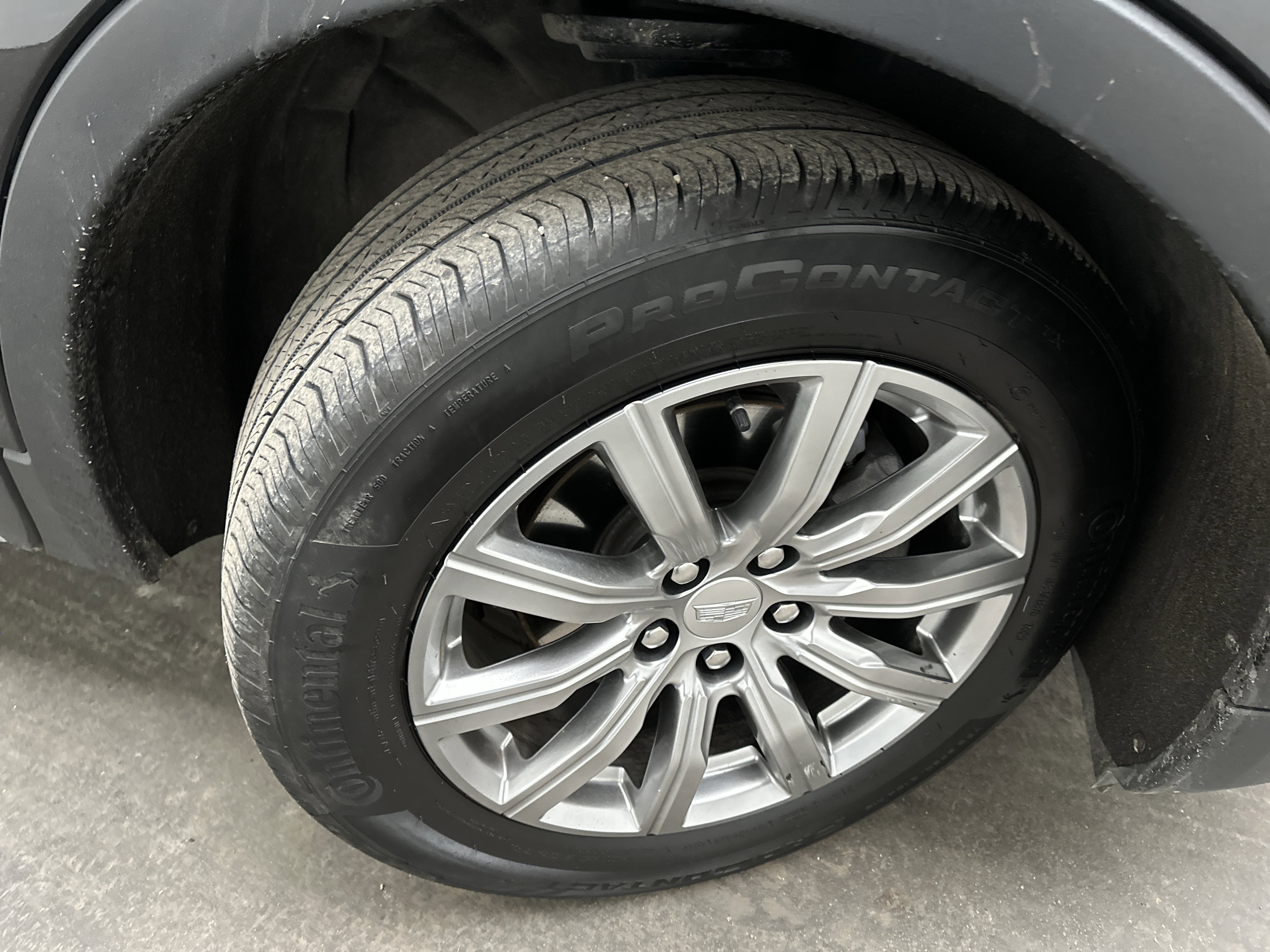 Used 2023 Cadillac XT4 Premium Luxury image 12
