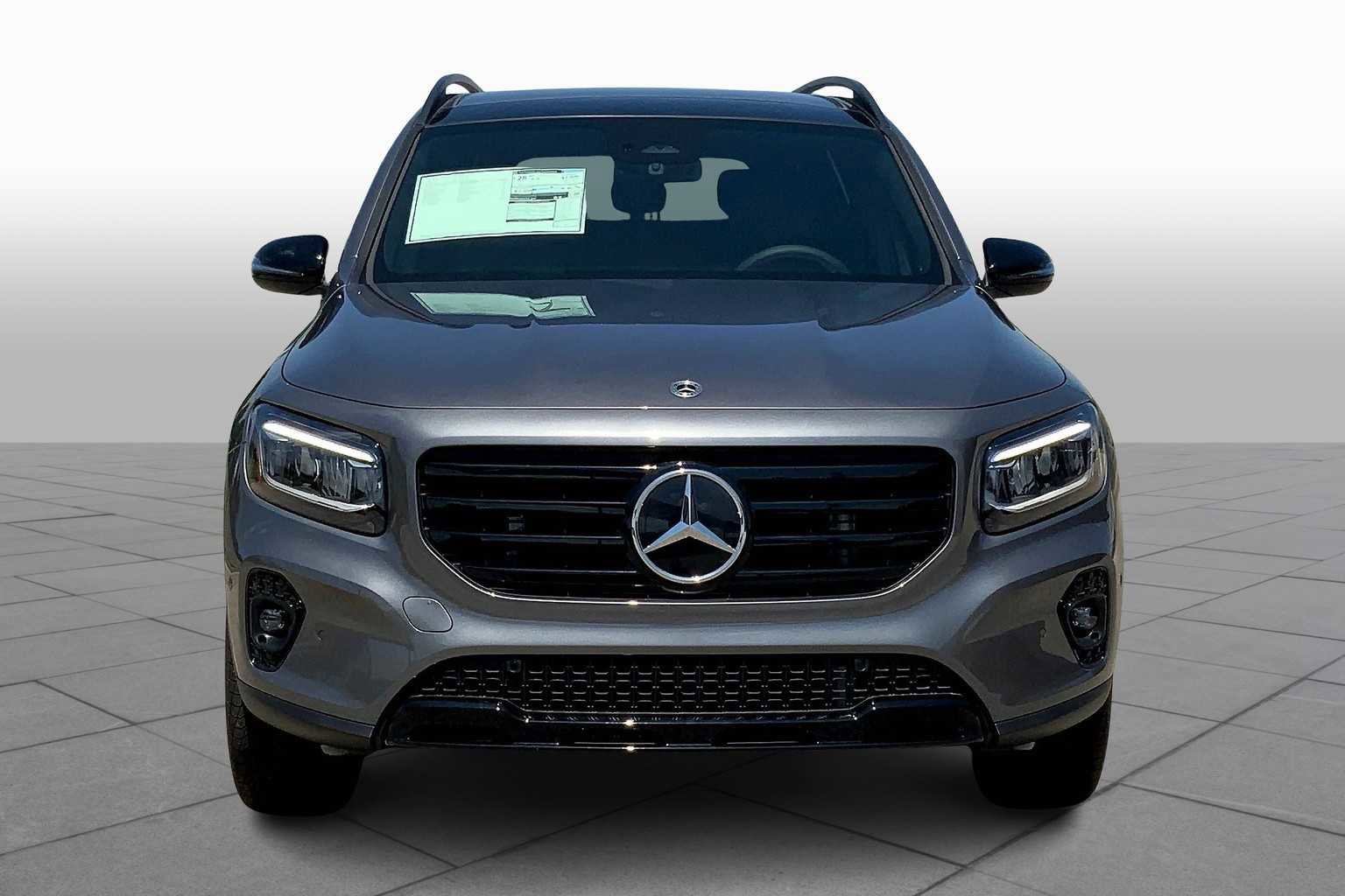 New 2025 Mercedes-Benz GLB 250 image 3