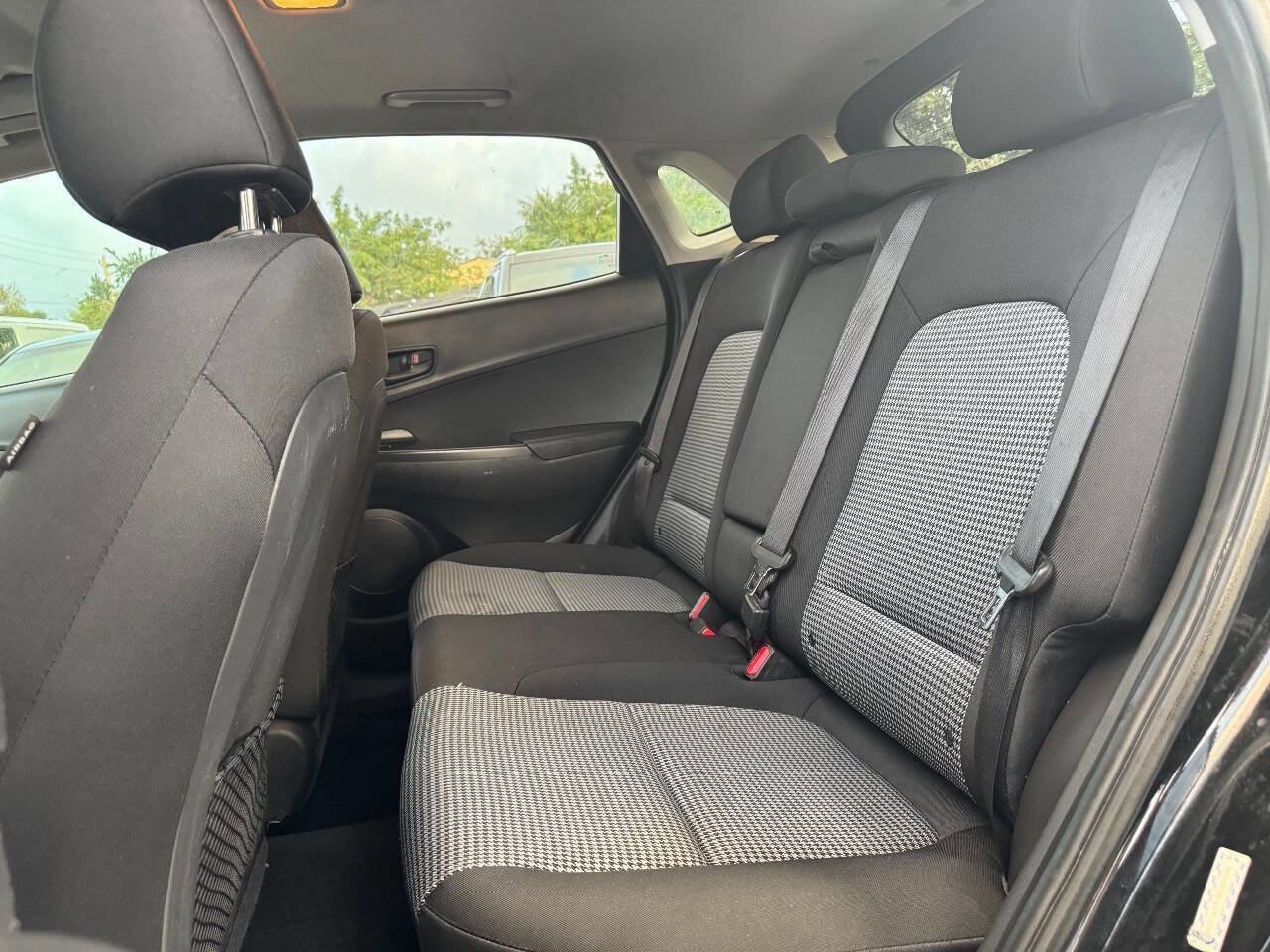 Used 2018 Hyundai Kona SEL w/ SEL Tech Package 02 FWD image 14