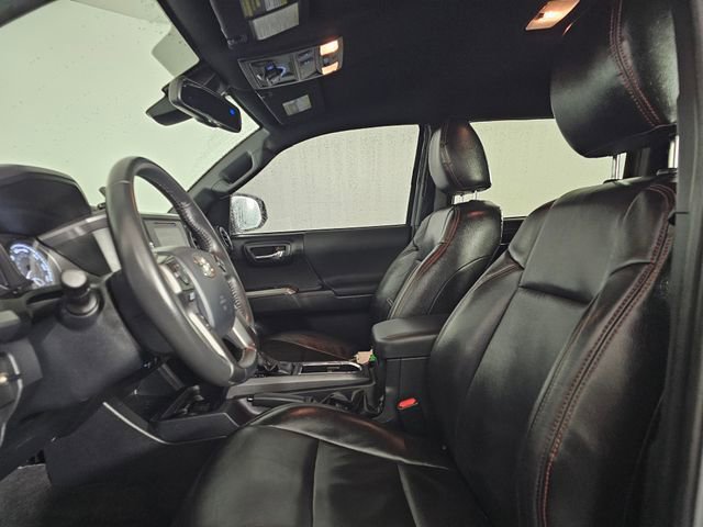 Used 2018 Toyota Tacoma TRD Off-Road w/ Technology Package image 26