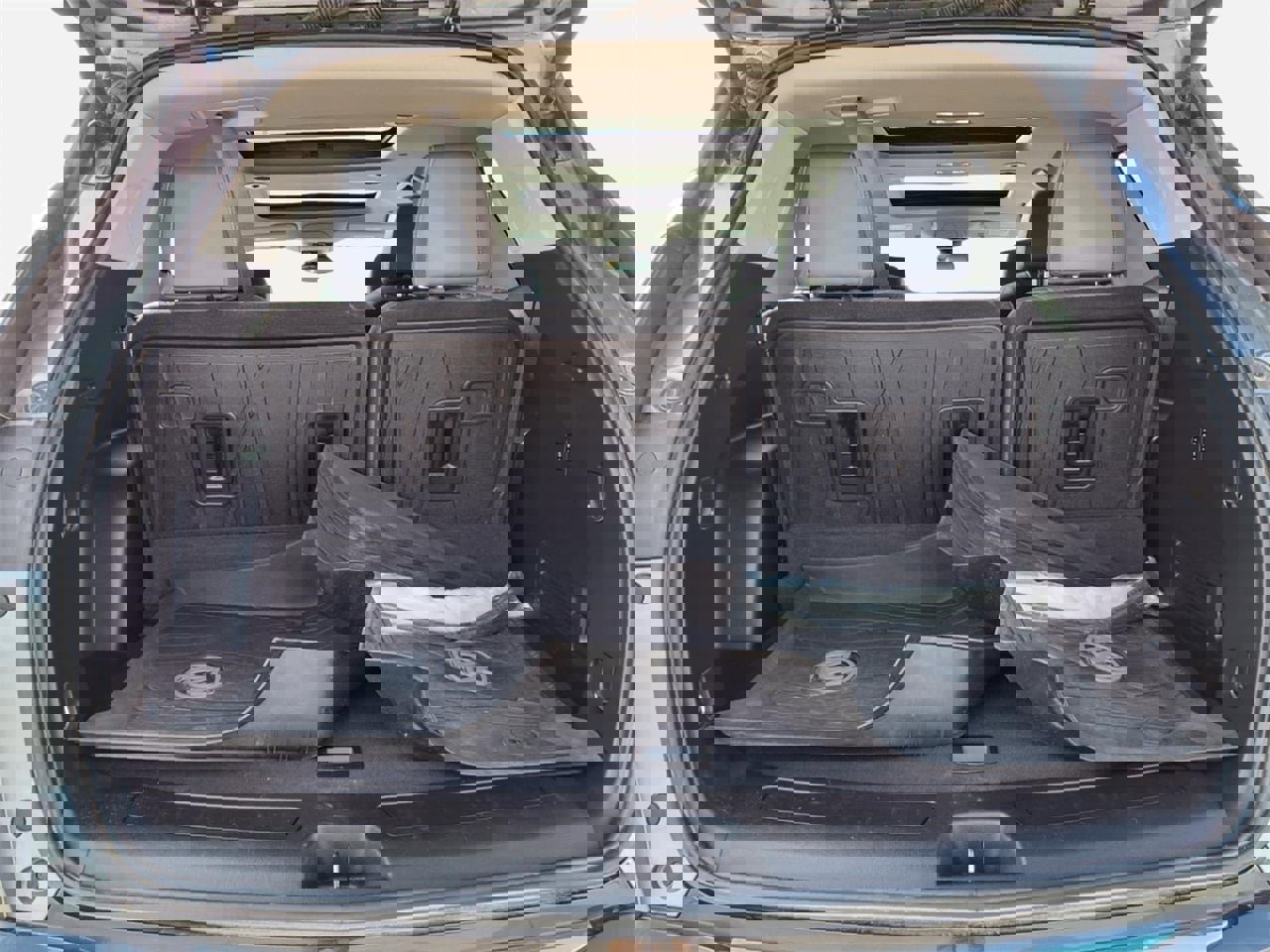 Used 2020 Buick Enclave Premium w/ Sun and Sites Package image 6