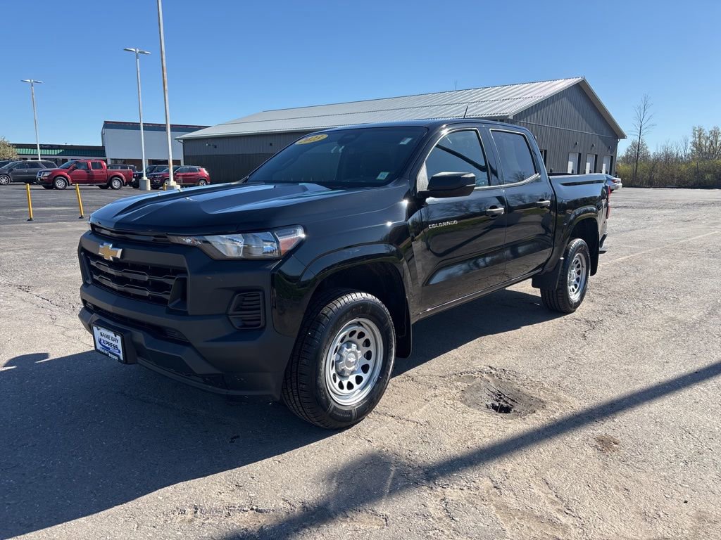 Used 2023 Chevrolet Colorado W/T w/ Advanced Trailering Package AWD/4WD image 3