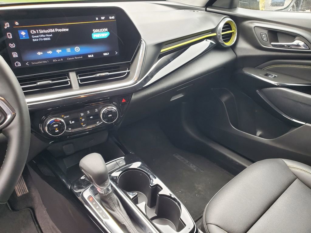 Used 2025 Chevrolet Trax ACTIV FWD image 16