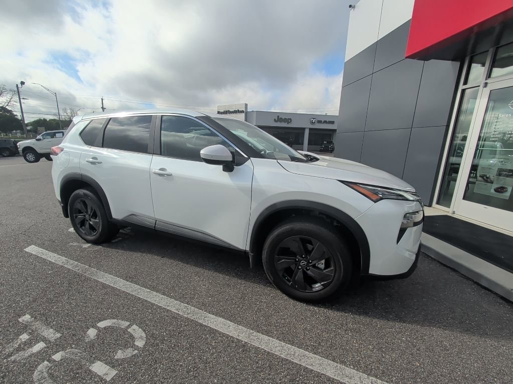 Used 2026 Nissan Rogue SV w/ Cold Weather Package image 4