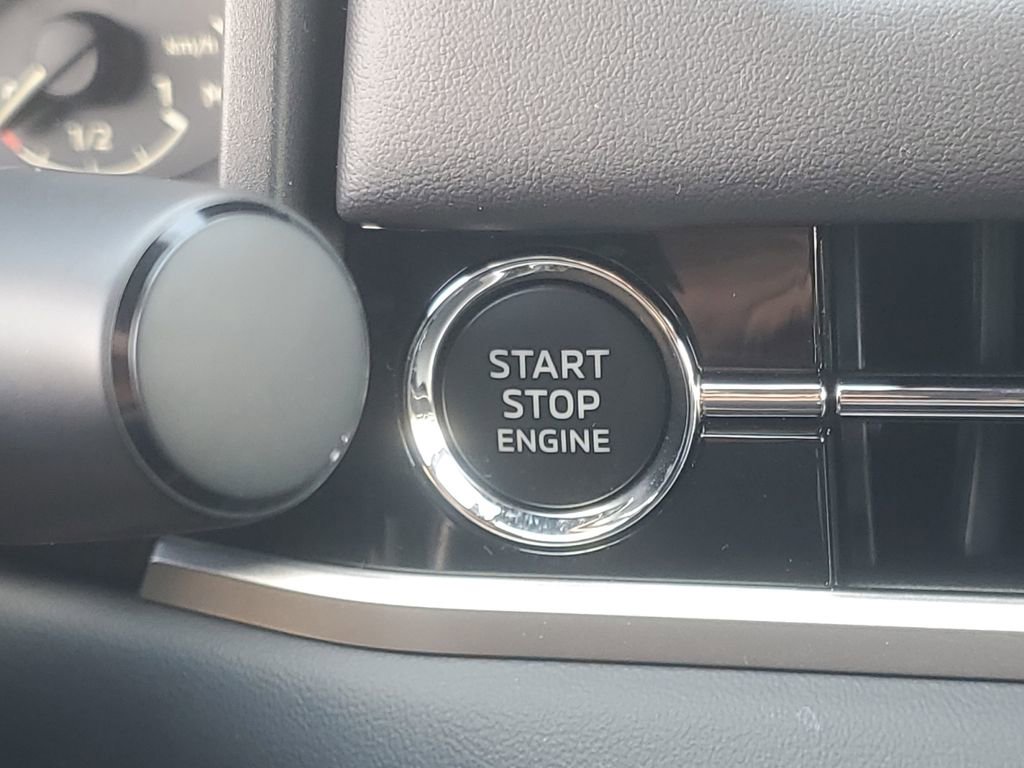 New 2026 Mitsubishi Outlander LE AWD/4WD image 29