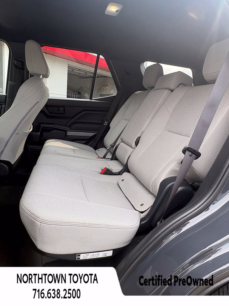 Used 2025 Toyota 4Runner SR5 AWD/4WD image 18