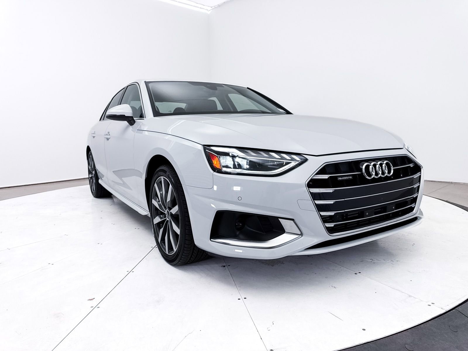 Used 2023 Audi A4 2.0T Premium w/ Convenience Package image 12