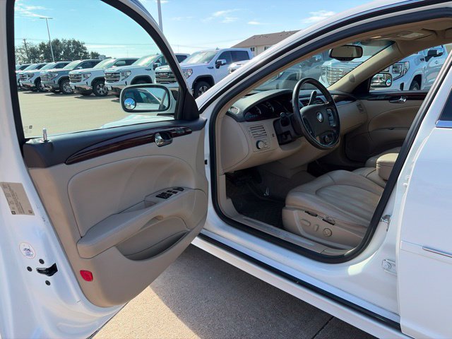 Used 2010 Buick Lucerne CXL w/ Driver Confidence Package FWD image 9