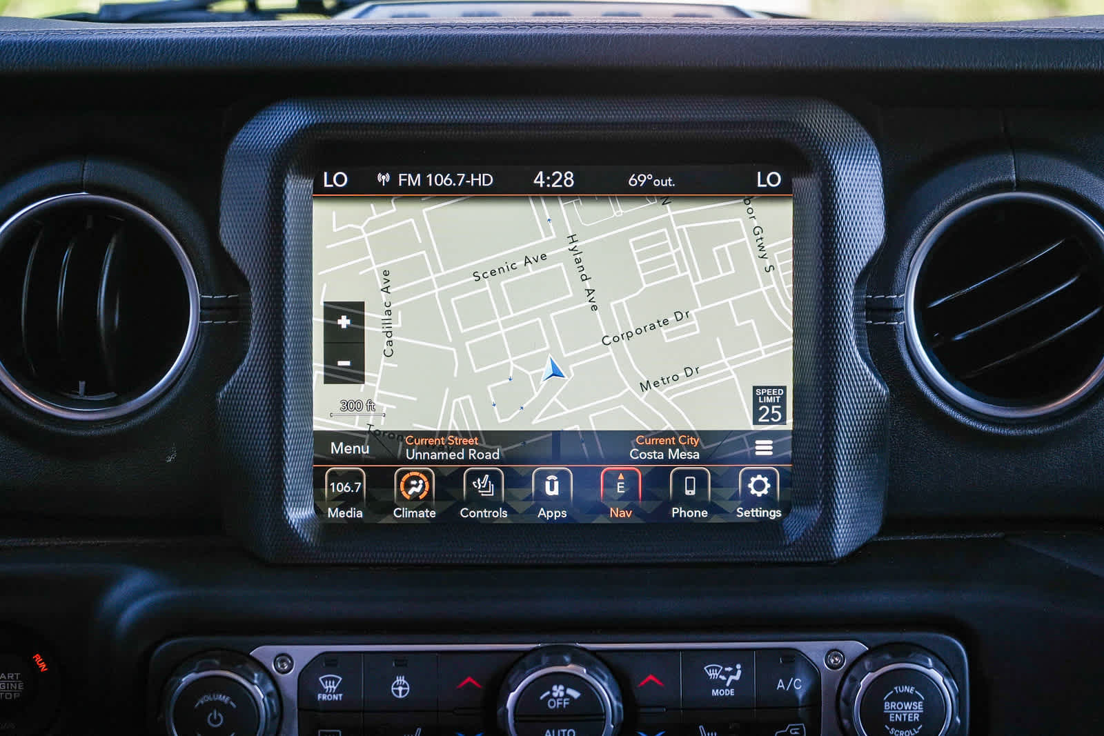 Used 2023 Jeep Wrangler Unlimited Sahara w/ Cold Weather Group AWD/4WD image 14