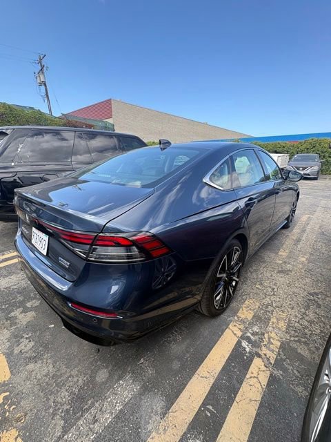 Used 2025 Honda Accord Touring image 9